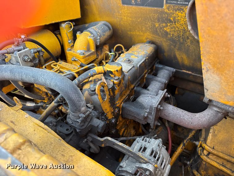 image for item ER0415 Mustang 940 skid steer loader