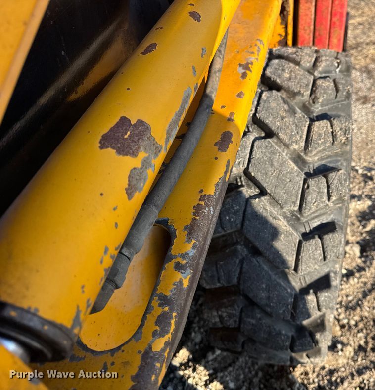 image for item ER0415 Mustang 940 skid steer loader