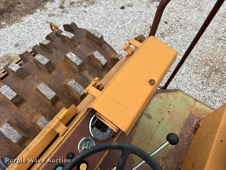 image for item ER0425 J.I. Case W602BPD single drum vibratory roller