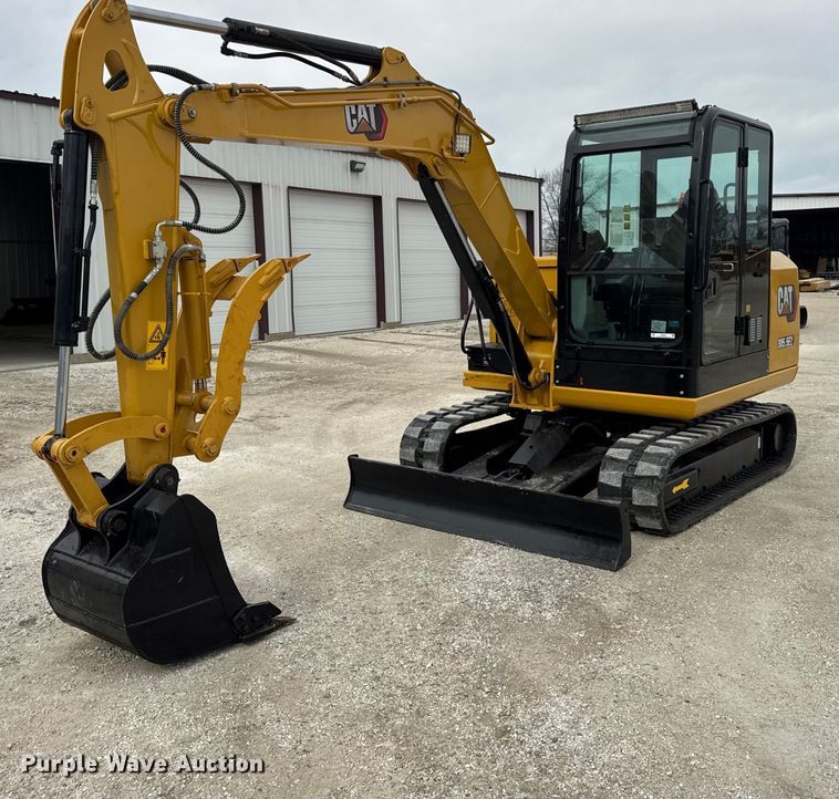 image for item ER0427 2018 Caterpillar 305.5E2 mini excavator
