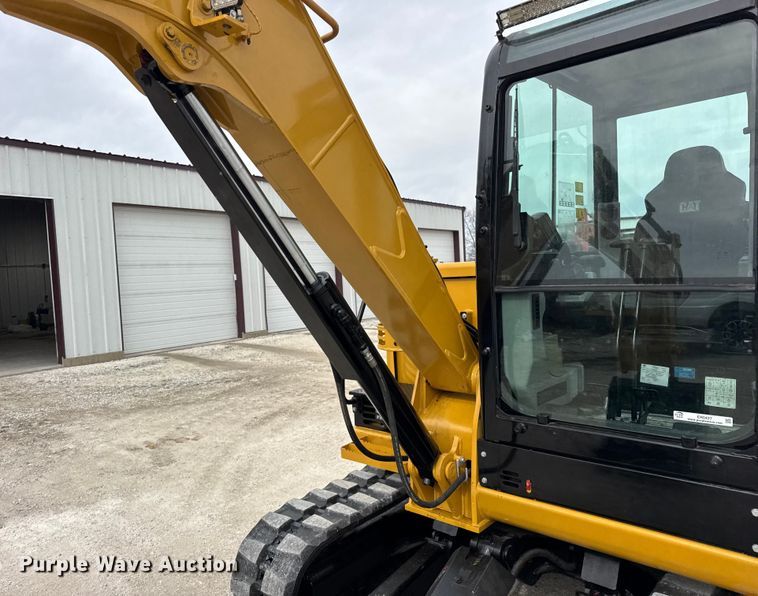 image for item ER0427 2018 Caterpillar 305.5E2 mini excavator