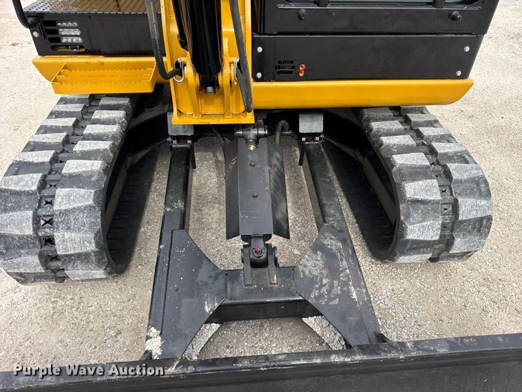 image for item ER0427 2018 Caterpillar 305.5E2 mini excavator