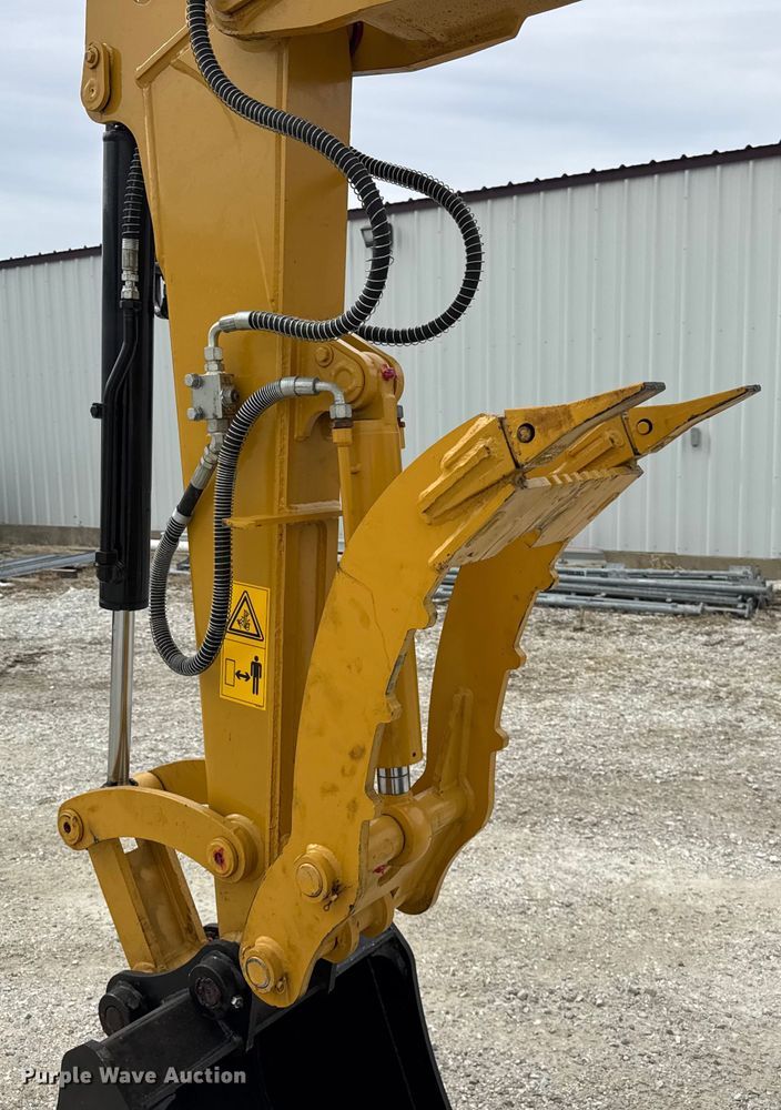 image for item ER0427 2018 Caterpillar 305.5E2 mini excavator