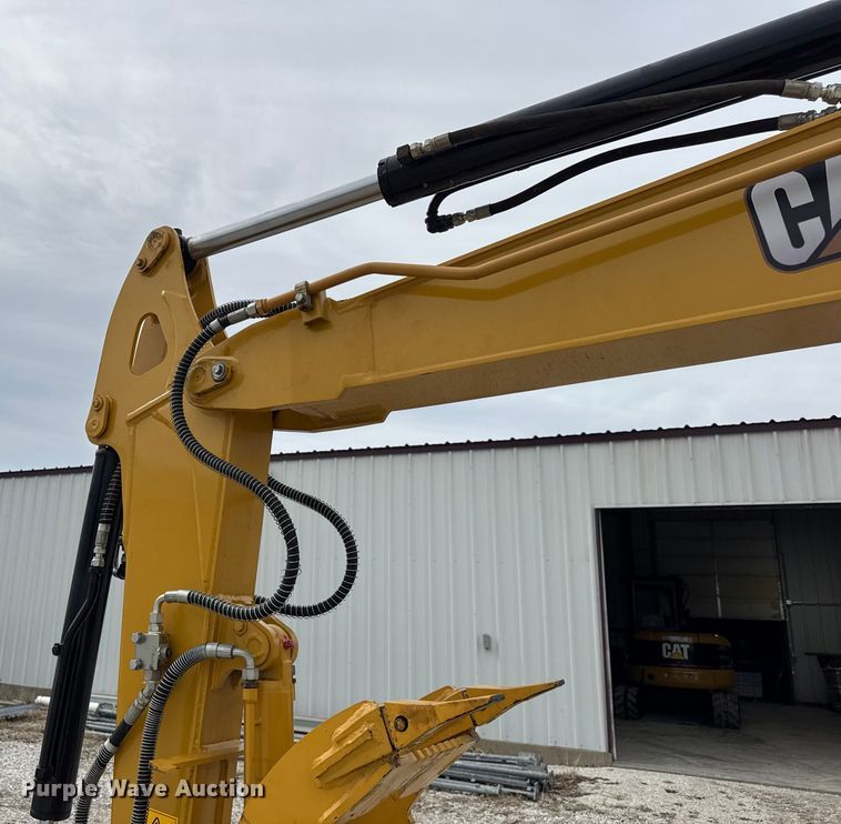 image for item ER0427 2018 Caterpillar 305.5E2 mini excavator