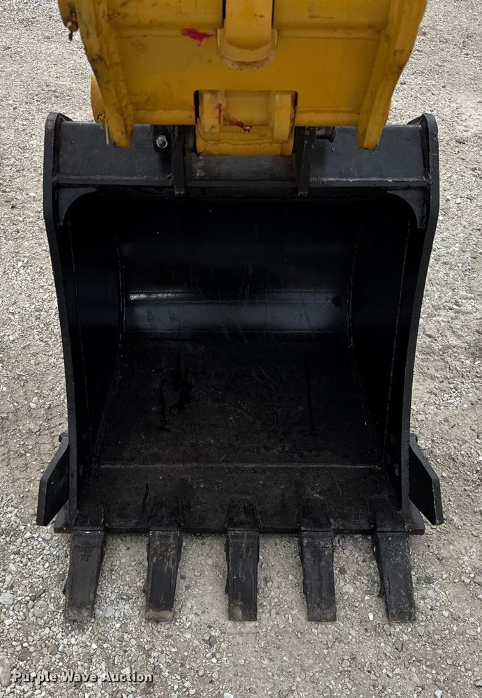 image for item ER0427 2018 Caterpillar 305.5E2 mini excavator