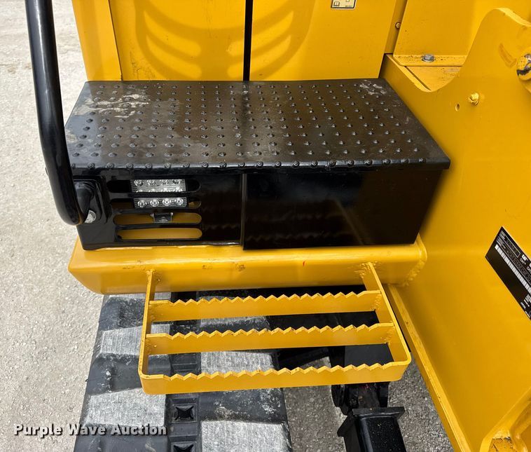 image for item ER0427 2018 Caterpillar 305.5E2 mini excavator