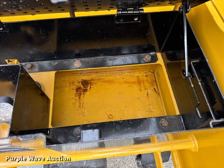 image for item ER0427 2018 Caterpillar 305.5E2 mini excavator