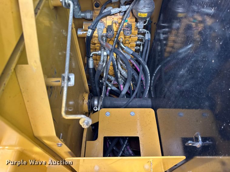 image for item ER0427 2018 Caterpillar 305.5E2 mini excavator