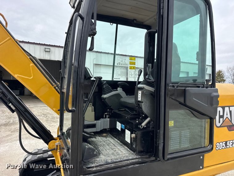 image for item ER0427 2018 Caterpillar 305.5E2 mini excavator
