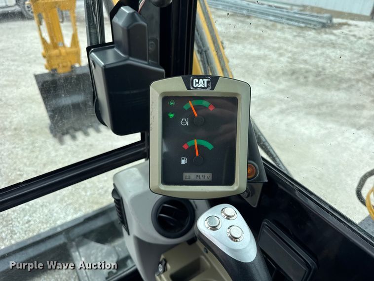 image for item ER0427 2018 Caterpillar 305.5E2 mini excavator