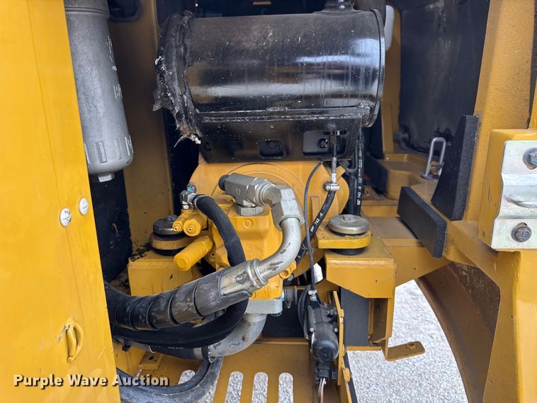 image for item ER0427 2018 Caterpillar 305.5E2 mini excavator