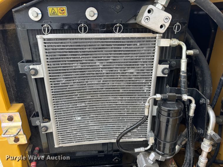 image for item ER0427 2018 Caterpillar 305.5E2 mini excavator