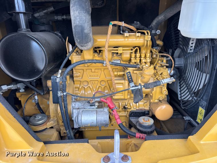 image for item ER0427 2018 Caterpillar 305.5E2 mini excavator