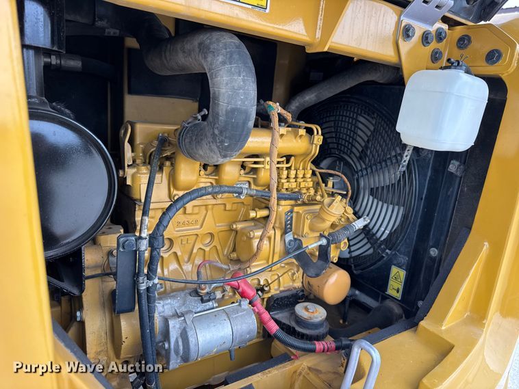 image for item ER0427 2018 Caterpillar 305.5E2 mini excavator