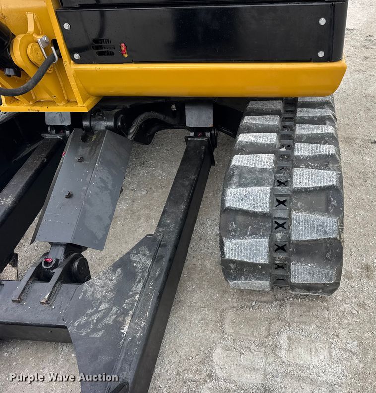 image for item ER0427 2018 Caterpillar 305.5E2 mini excavator