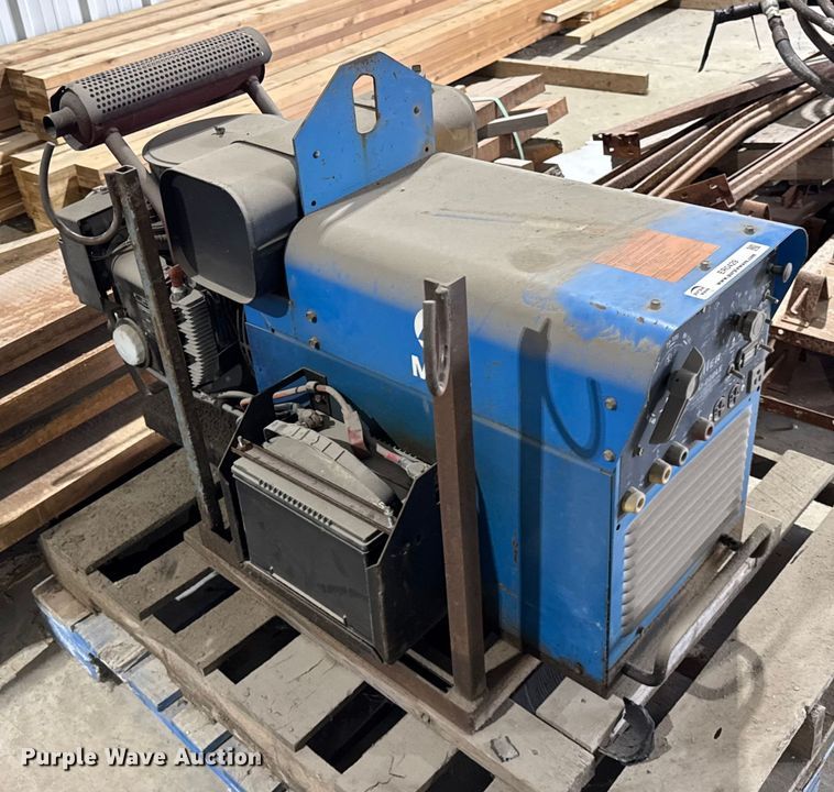 image for item ER0429 Miller AEAD-200LE welder/generator