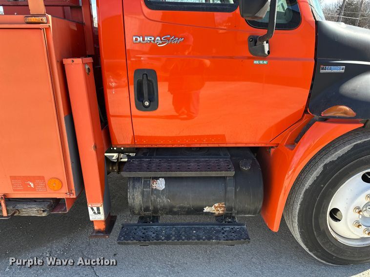 image for item ES1021 2008 International 4100 SBA bucket truck