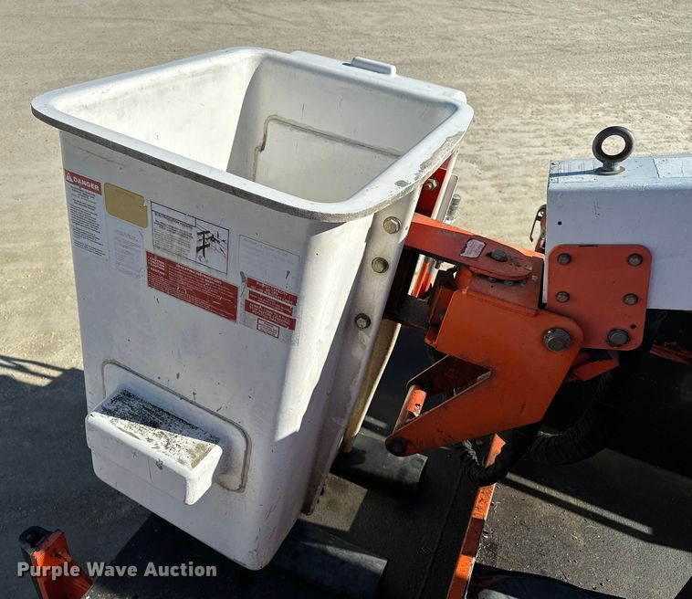 image for item ES1021 2008 International 4100 SBA bucket truck