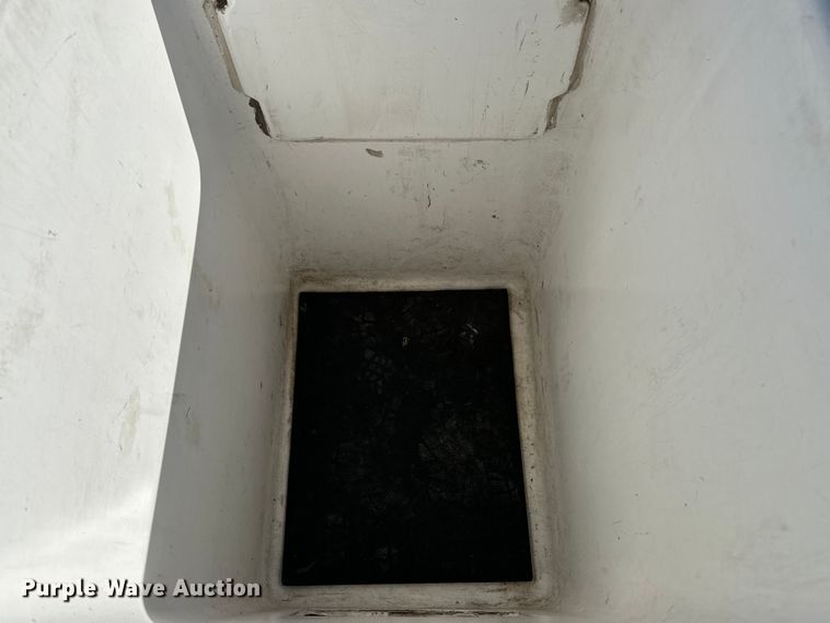 image for item ES1021 2008 International 4100 SBA bucket truck