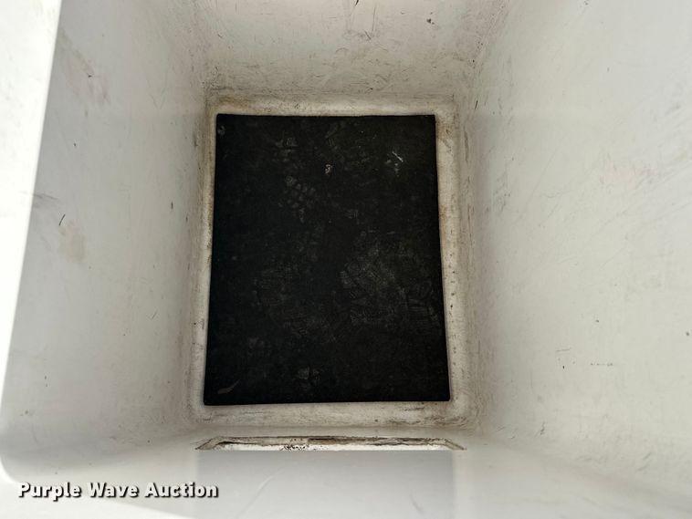 image for item ES1021 2008 International 4100 SBA bucket truck