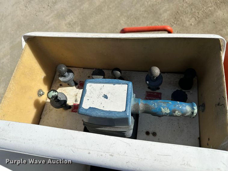 image for item ES1021 2008 International 4100 SBA bucket truck