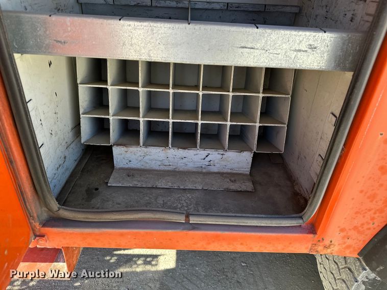 image for item ES1021 2008 International 4100 SBA bucket truck