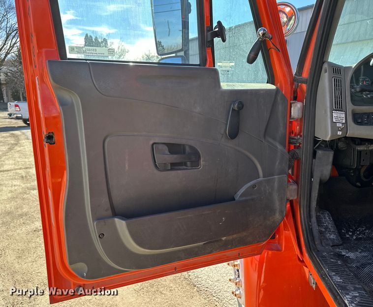 image for item ES1021 2008 International 4100 SBA bucket truck