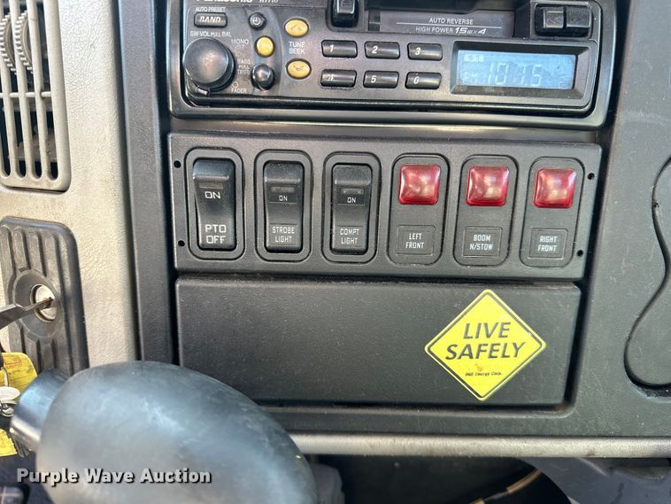 image for item ES1021 2008 International 4100 SBA bucket truck