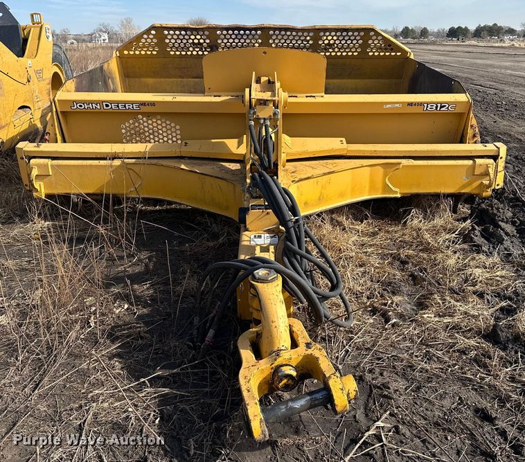 image for item ES1023 2005 John Deere 1812C scraper