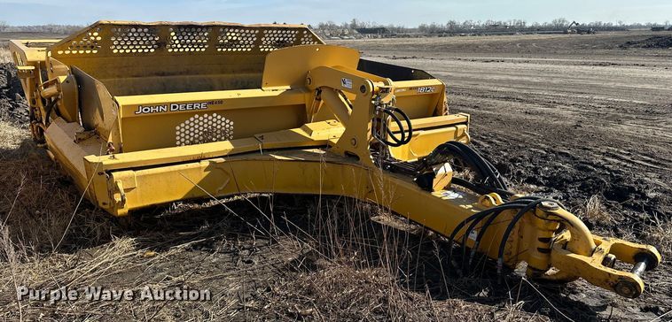 image for item ES1023 2005 John Deere 1812C scraper