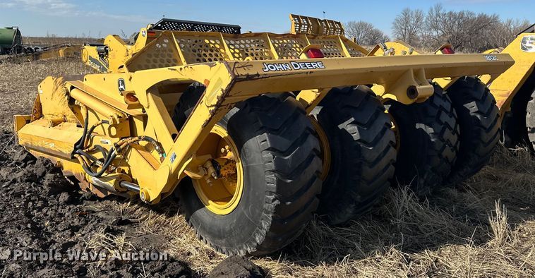 image for item ES1023 2005 John Deere 1812C scraper