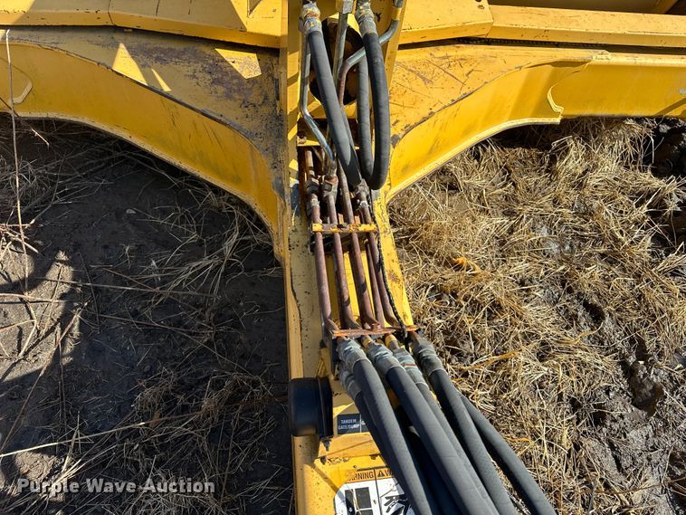 image for item ES1023 2005 John Deere 1812C scraper