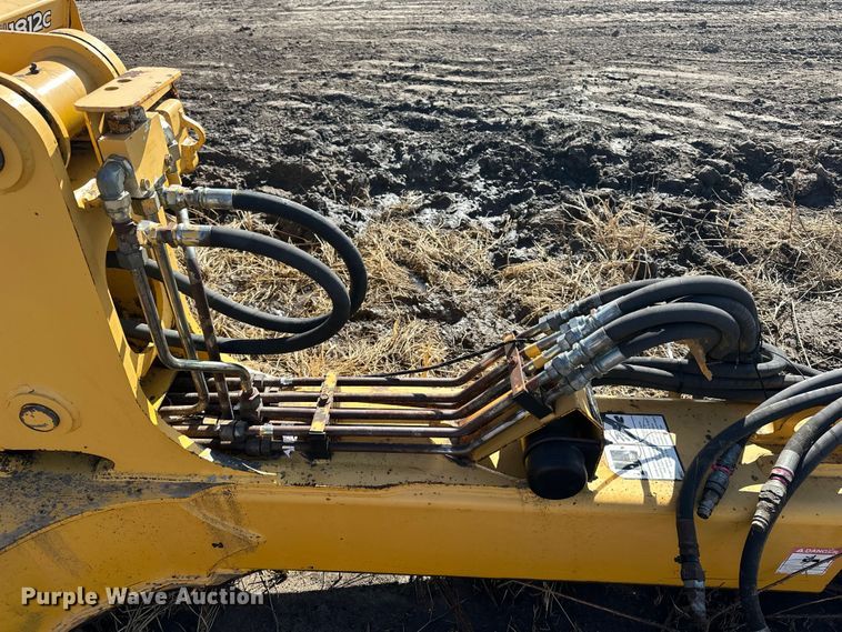 image for item ES1023 2005 John Deere 1812C scraper