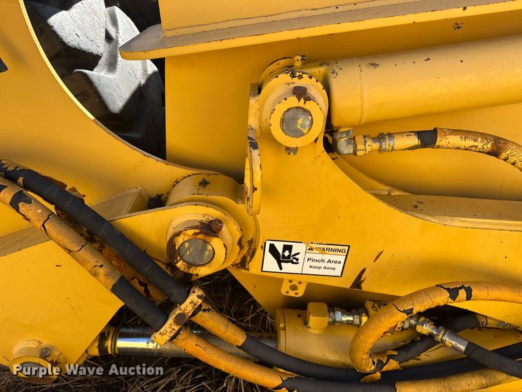 image for item ES1023 2005 John Deere 1812C scraper