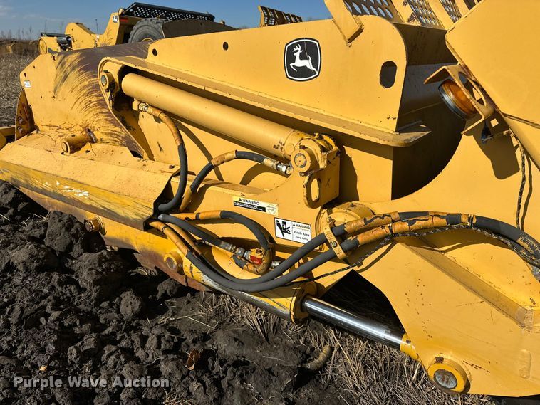 image for item ES1023 2005 John Deere 1812C scraper