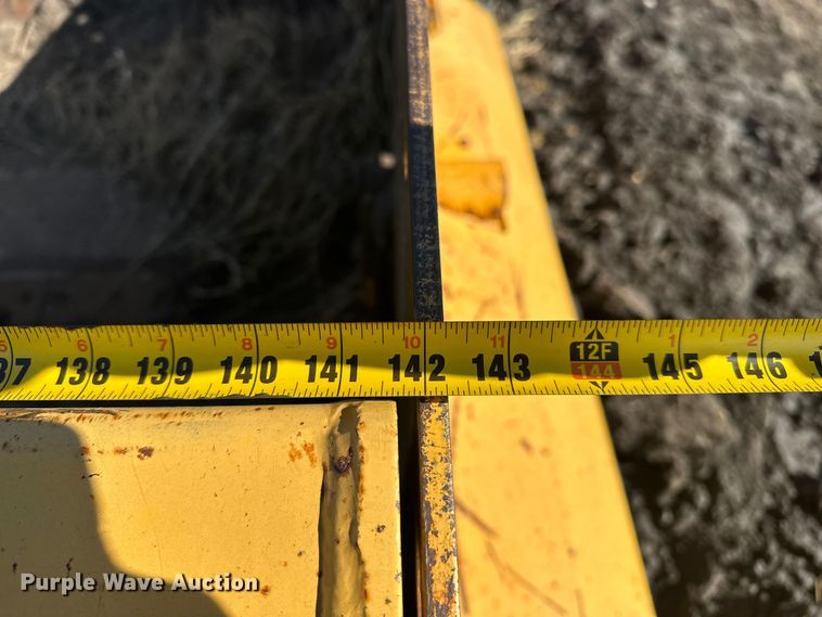 image for item ES1023 2005 John Deere 1812C scraper