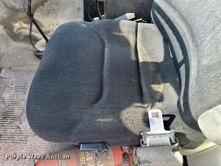 image for item ES1024 1985 Ford L7000 hook lift truck with tank