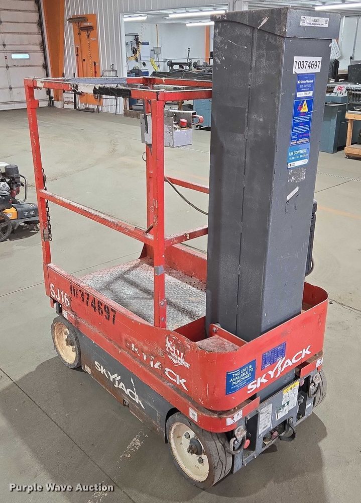 image for item ES2879 Skyjack SJ16 vertical lift