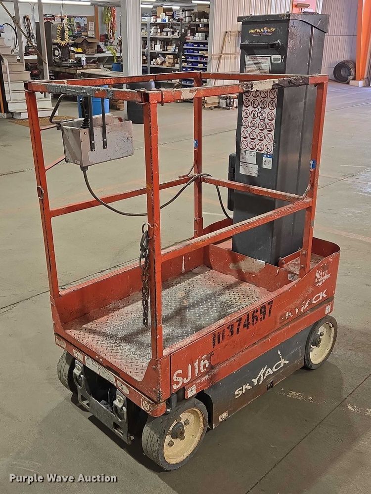image for item ES2879 Skyjack SJ16 vertical lift
