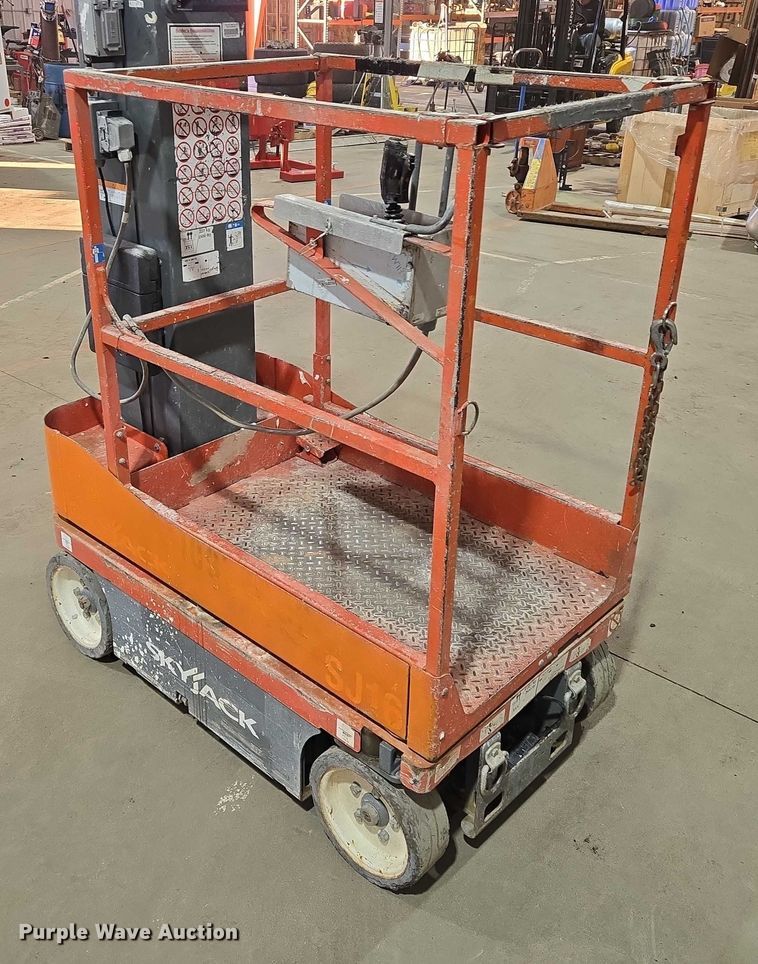 image for item ES2879 Skyjack SJ16 vertical lift