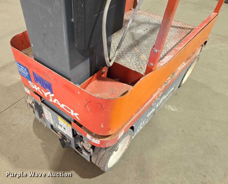 image for item ES2879 Skyjack SJ16 vertical lift