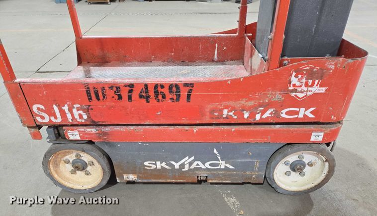 image for item ES2879 Skyjack SJ16 vertical lift