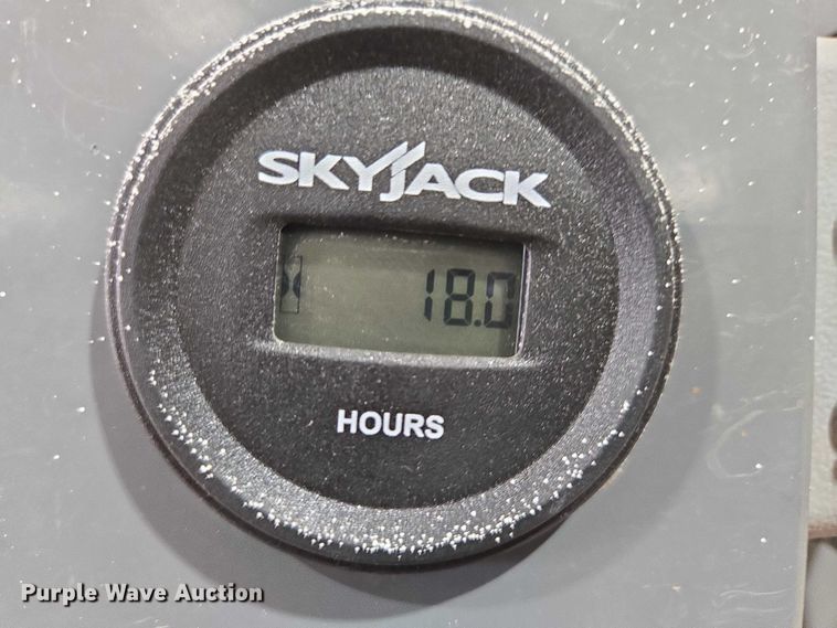 image for item ES2879 Skyjack SJ16 vertical lift