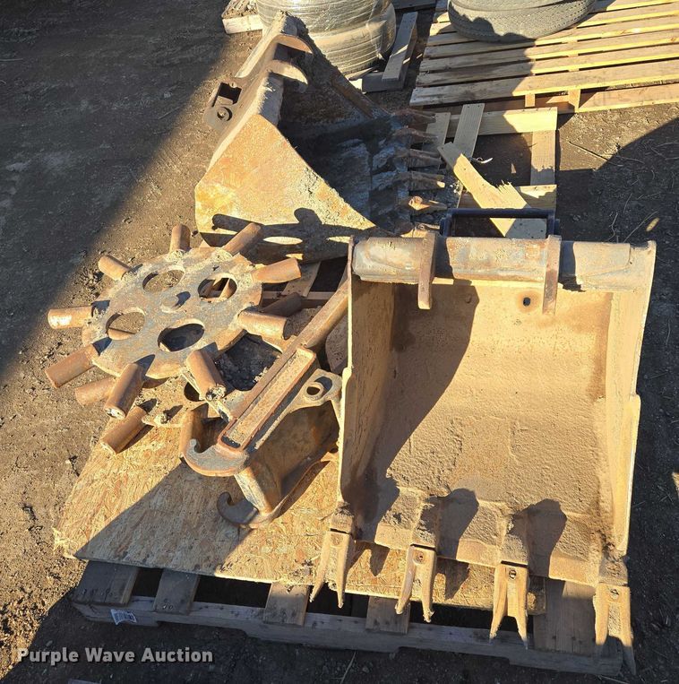 image for item ES2885 Bobcat mini excavator attachments