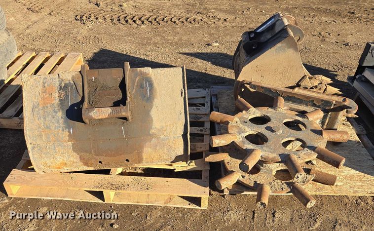 image for item ES2885 Bobcat mini excavator attachments