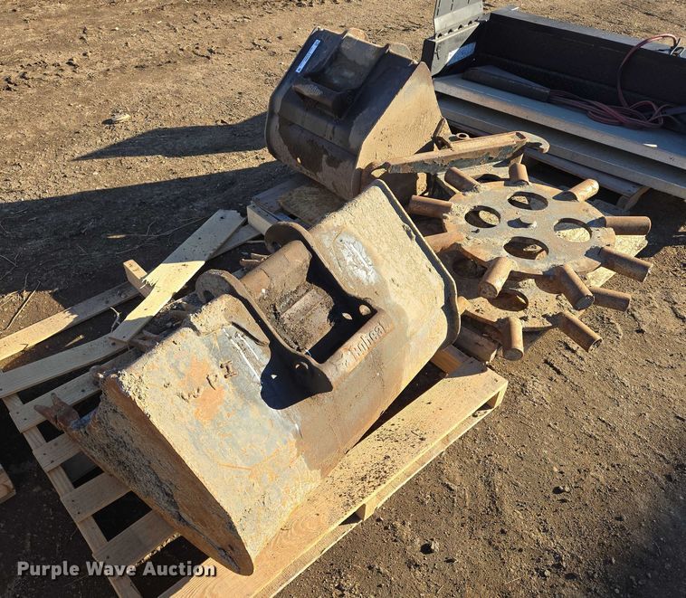 image for item ES2885 Bobcat mini excavator attachments