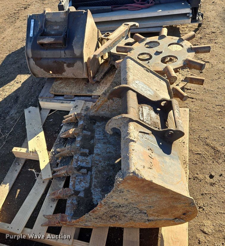 image for item ES2885 Bobcat mini excavator attachments