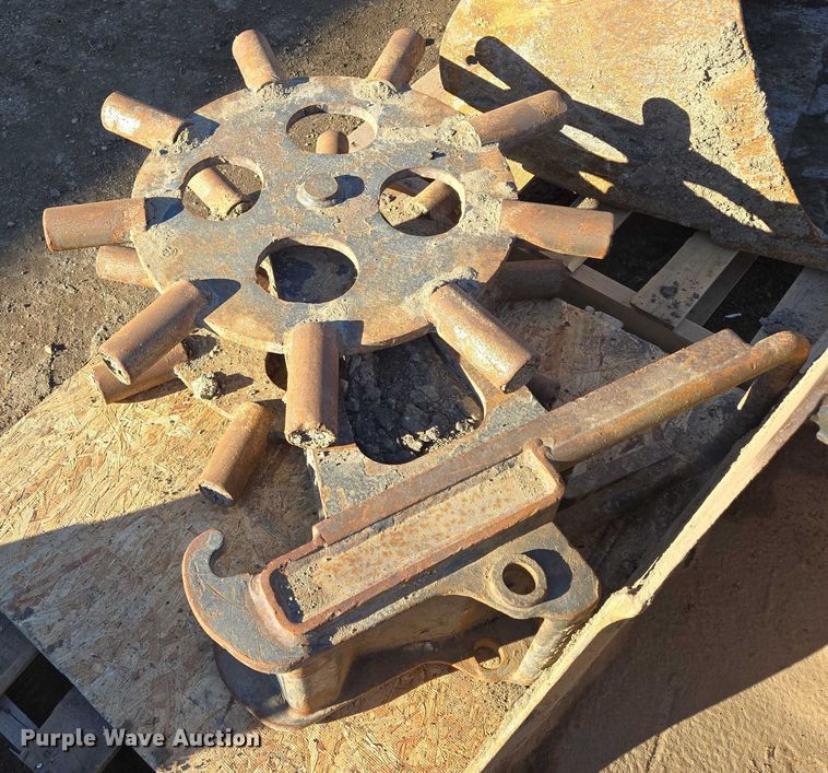 image for item ES2885 Bobcat mini excavator attachments