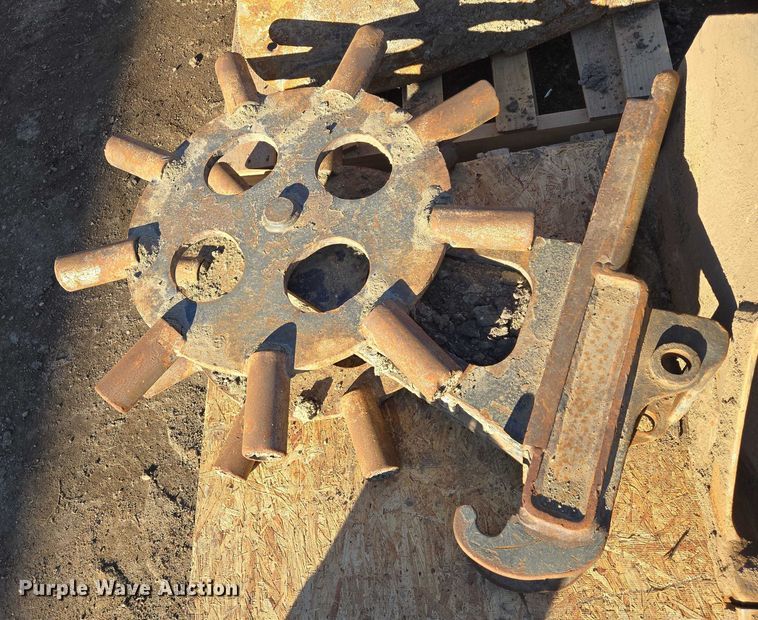 image for item ES2885 Bobcat mini excavator attachments