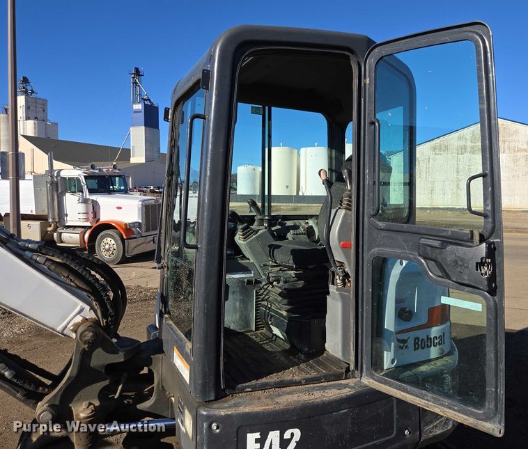 image for item ES2900 2019 Bobcat E42 mini excavator